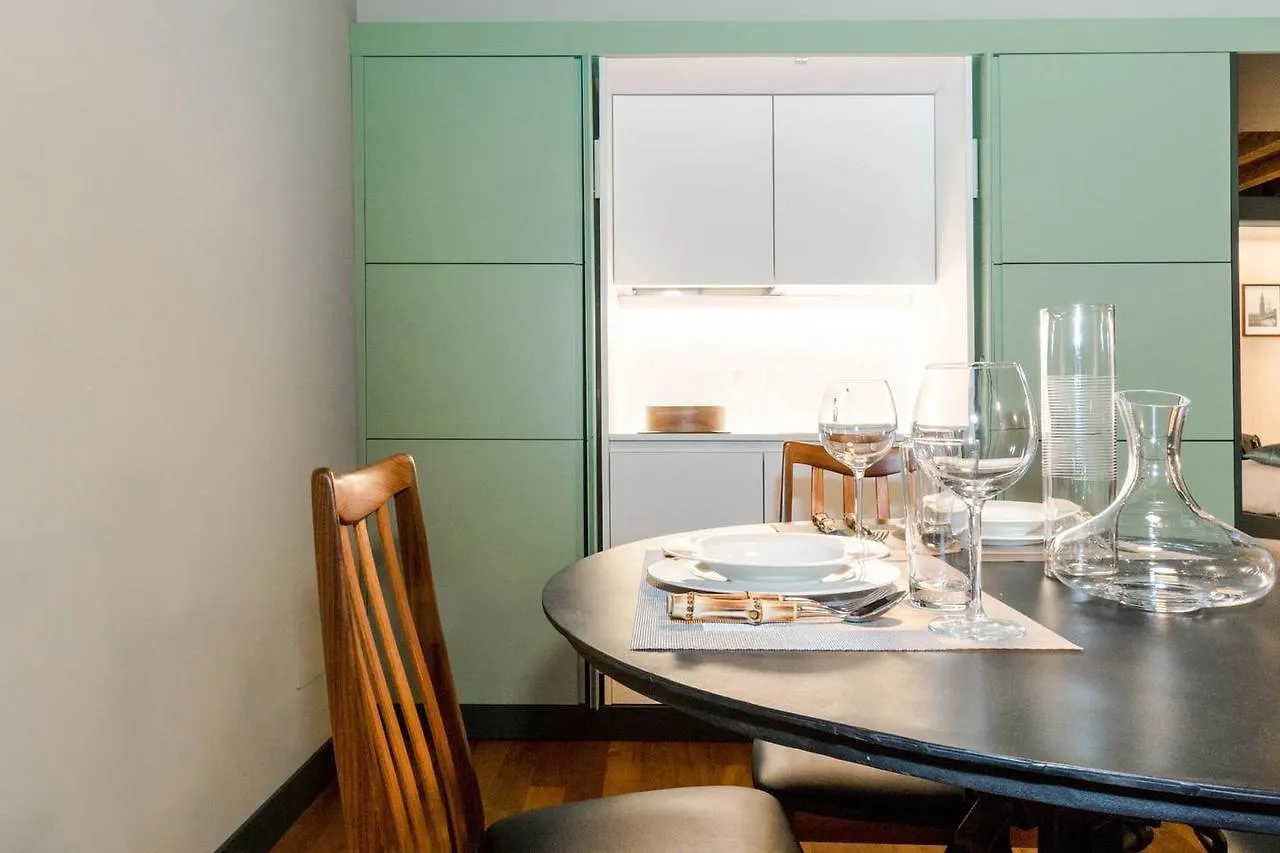 מילאנו Joivy Luxurious Apt For 4 Near Duomo And Galleria Vittorio דירה