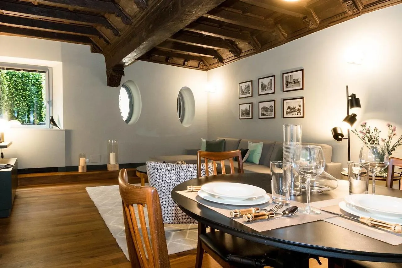 Joivy Luxurious Apt For 4 Near Duomo And Galleria Vittorio Milan Italy