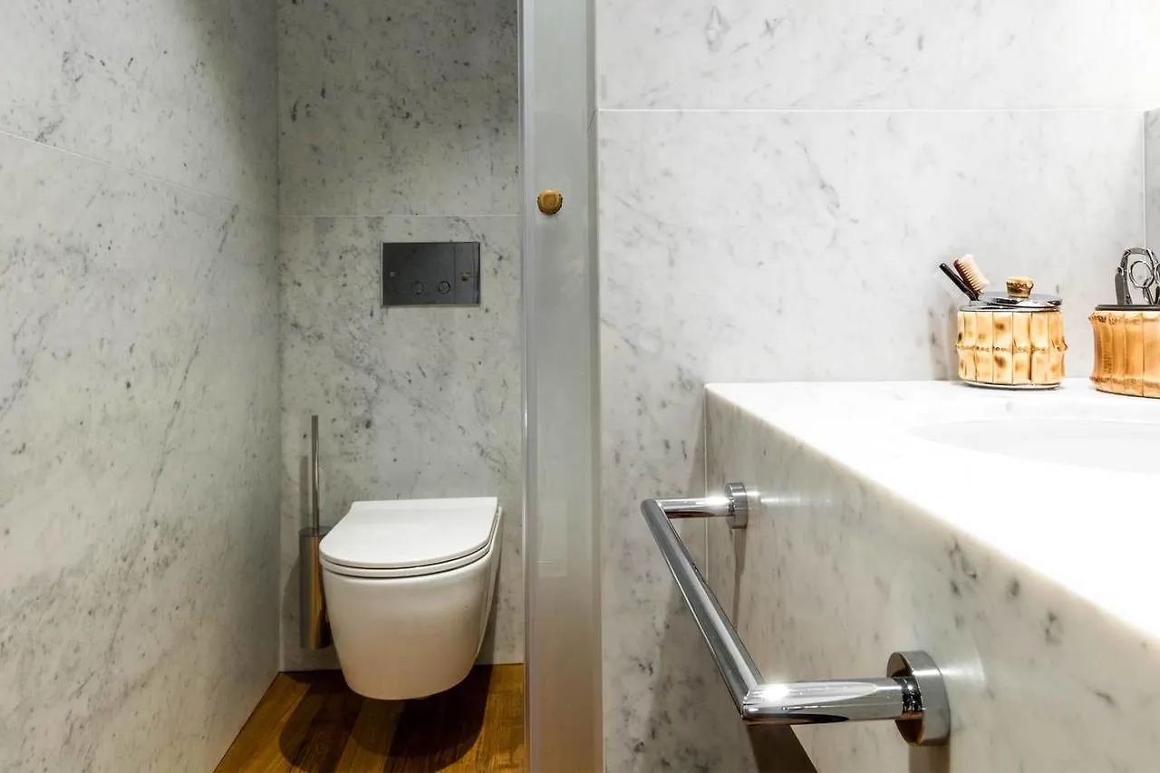 Apartment Joivy Luxurious Apt For 4 Near Duomo And Galleria Vittorio Milan